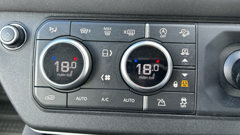 Land Rover Defender 3.0 D250 SE 110 5dr Auto Diesel Estate